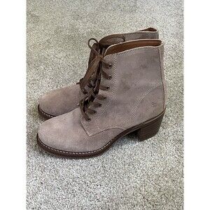 Frye Sabrina 6G Beige Suede Boots 8 M Block Heel Vibram Rubber Sole Leather OBO